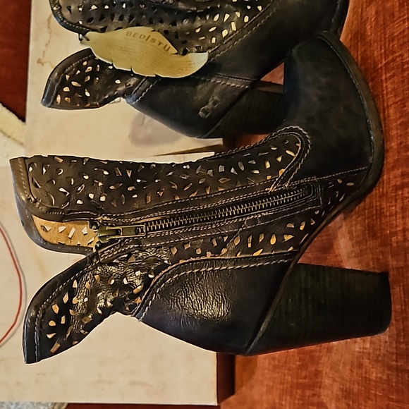 BED STU Irma Graphito Rustic Boots High Heel Leather Cutouts Black Size 9.5 NWT - Picture 10 of 16